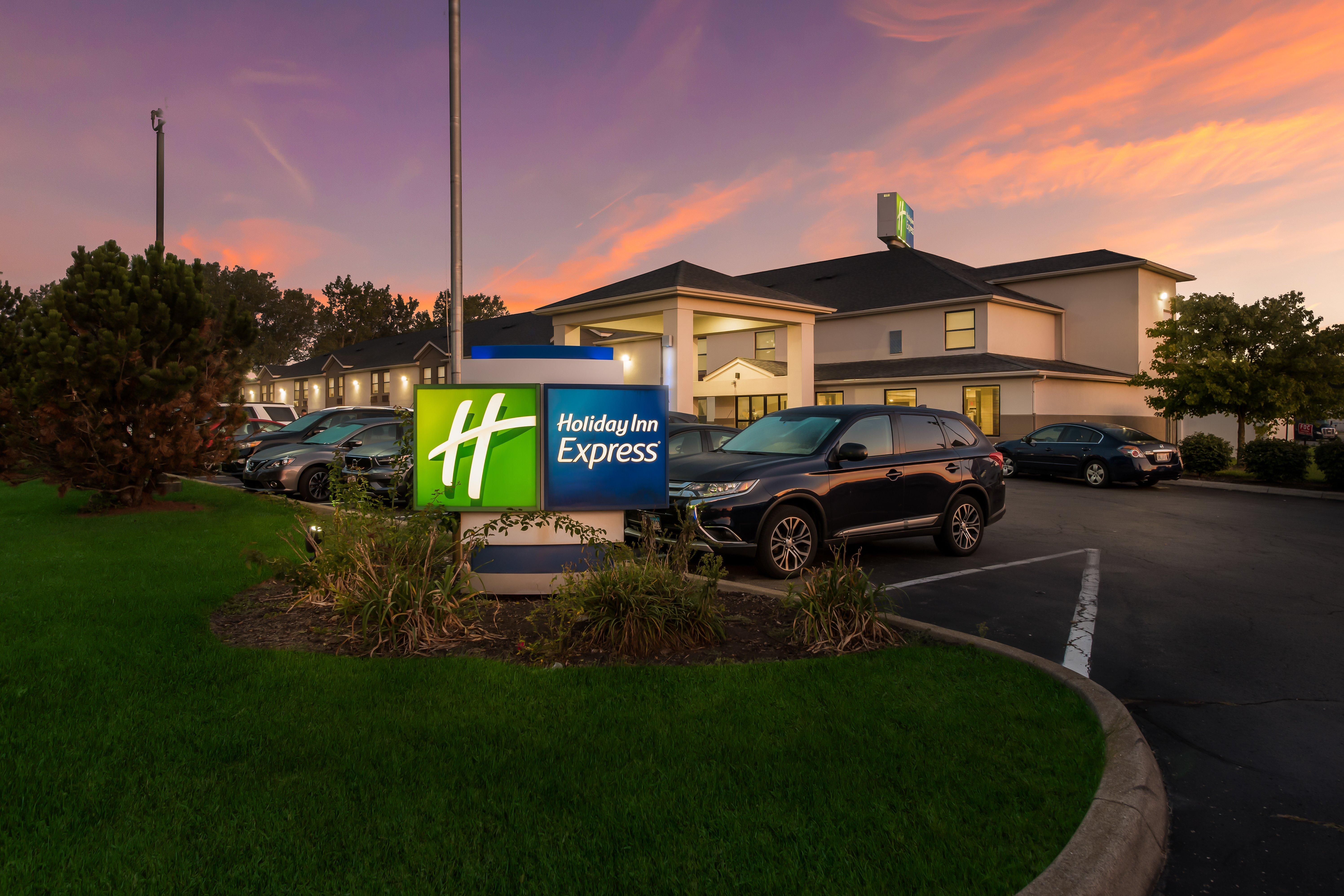 Holiday Inn Express London-I-70 By Ihg Exterior photo