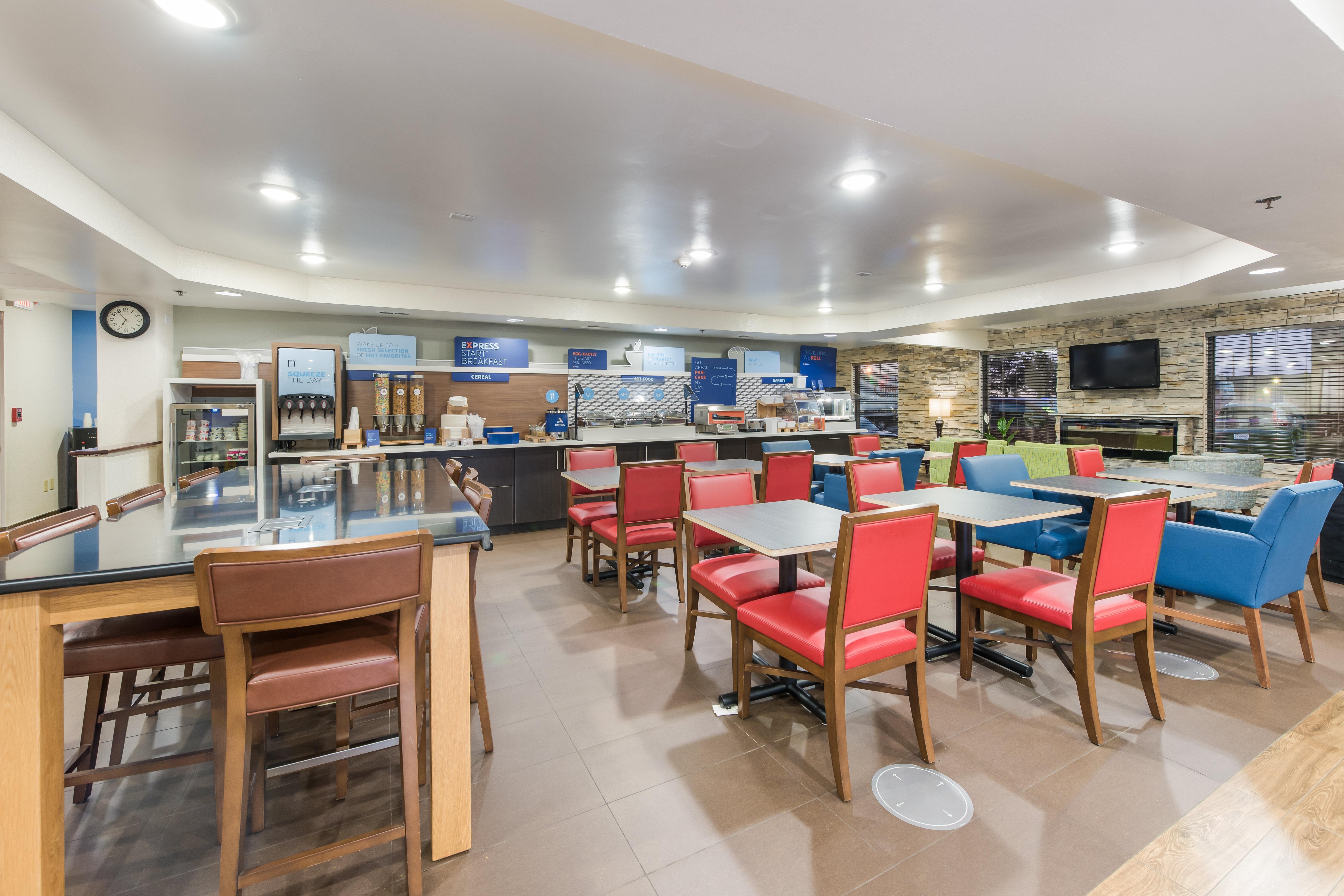 Holiday Inn Express London-I-70 By Ihg Exterior photo
