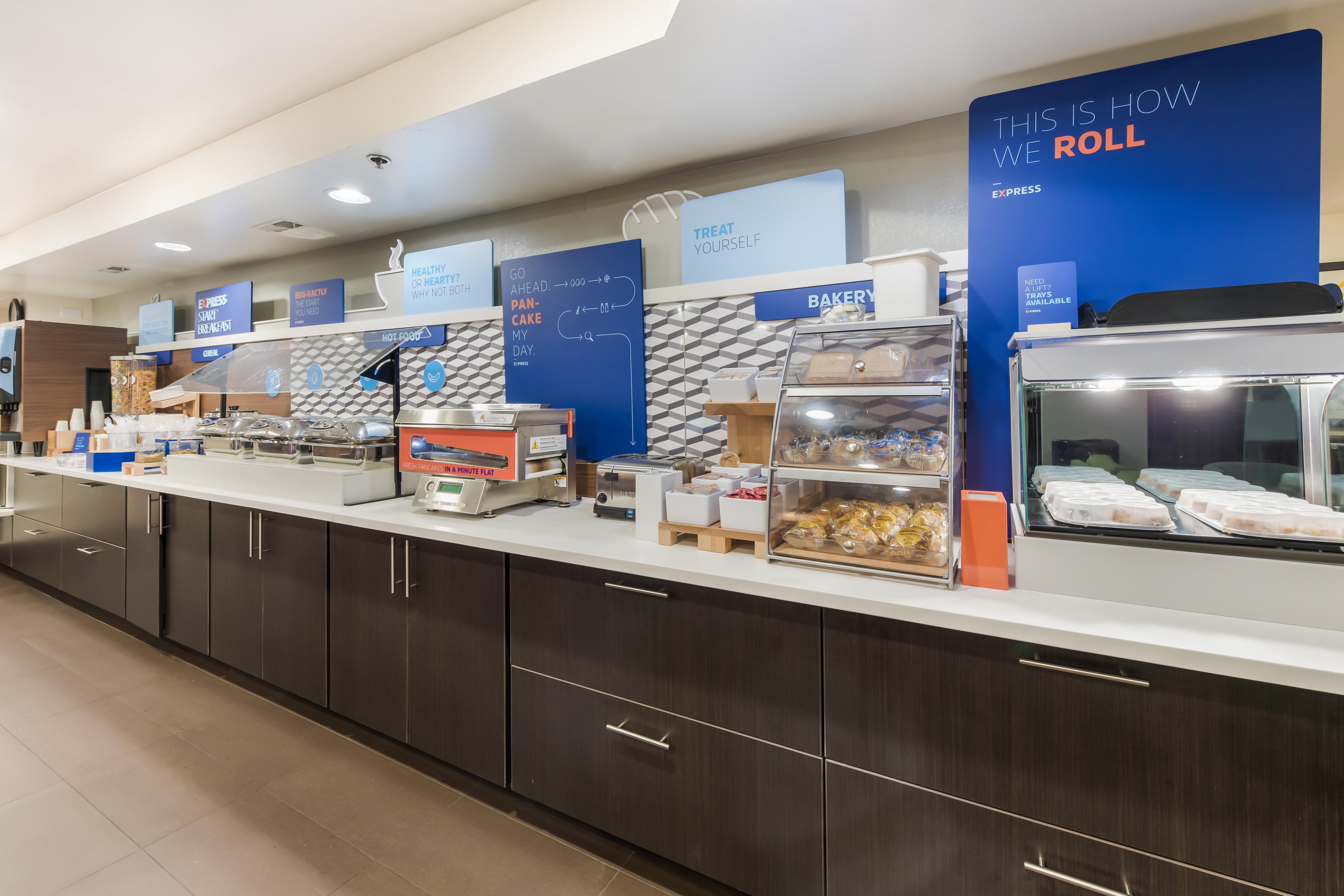 Holiday Inn Express London-I-70 By Ihg Exterior photo